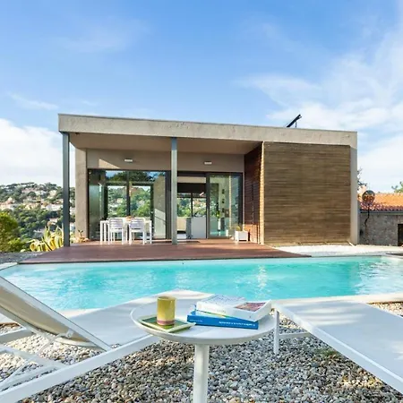 Villa Sleeps 7 Pool Wifi Lloret de Mar
